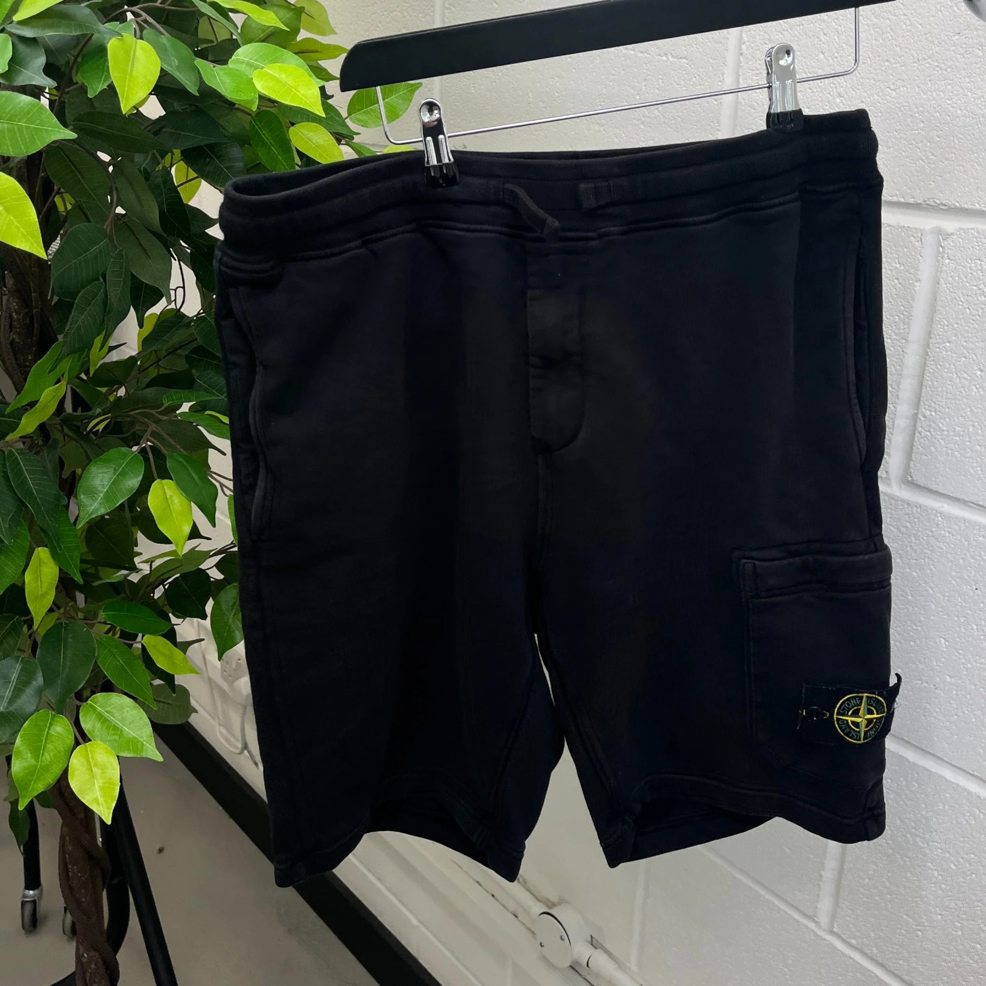 Men's Applique Logo Shorts Black Size L - Image 8