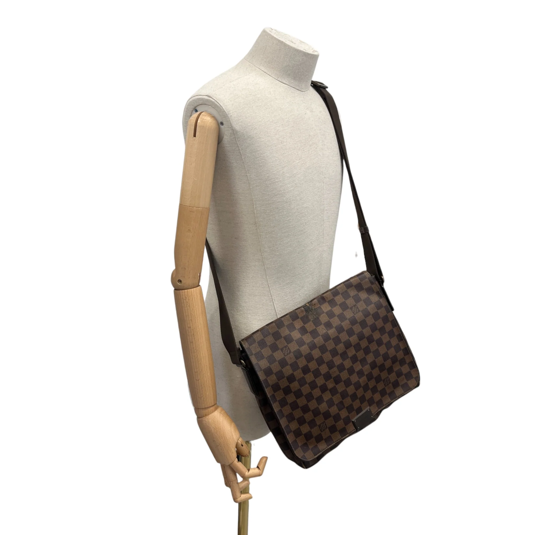 Men's Damier Ebene District Mm Messenger Bag Brown - Image 2
