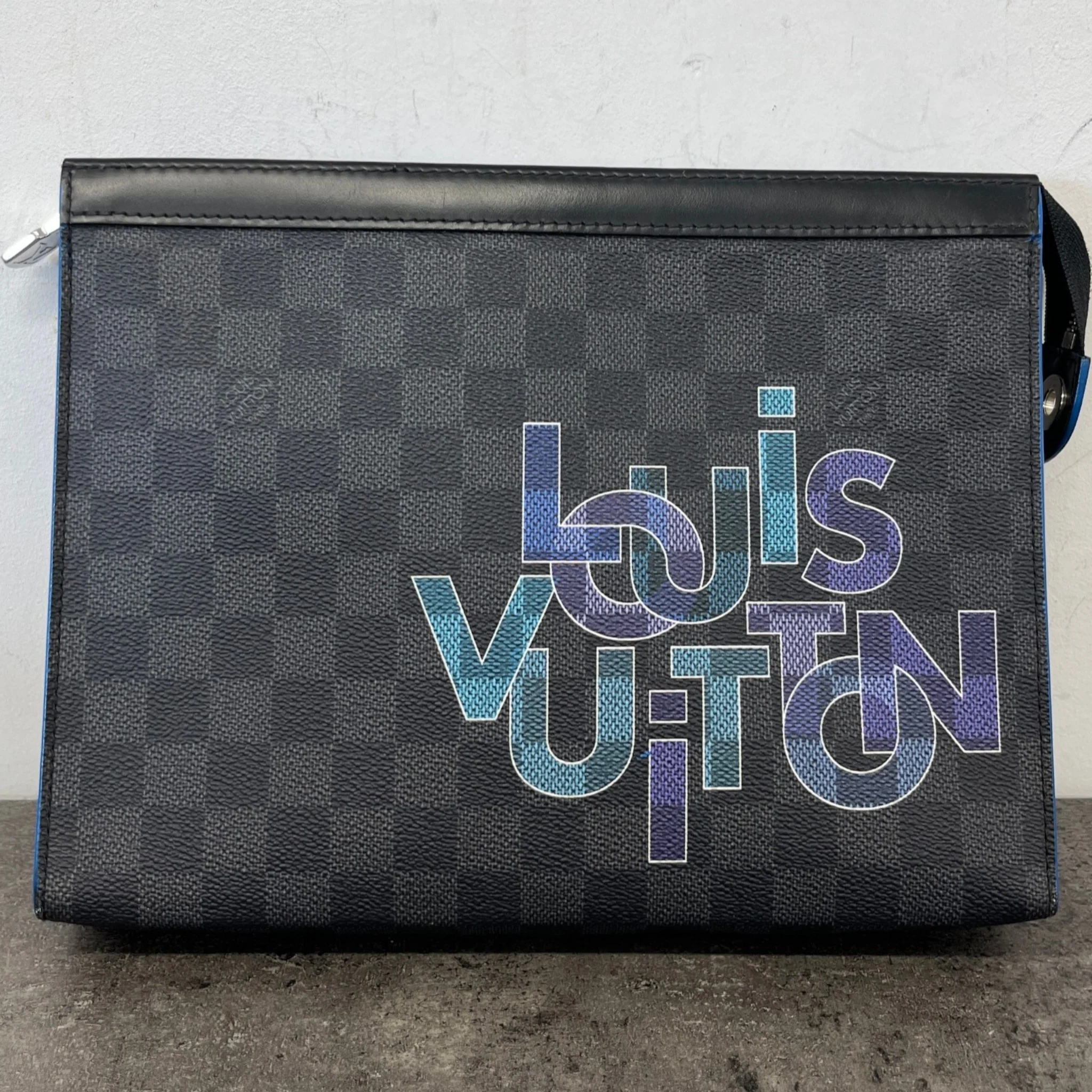 Men's Damier Graphite Pochette Voyage Mm Pouch Black - Image 12
