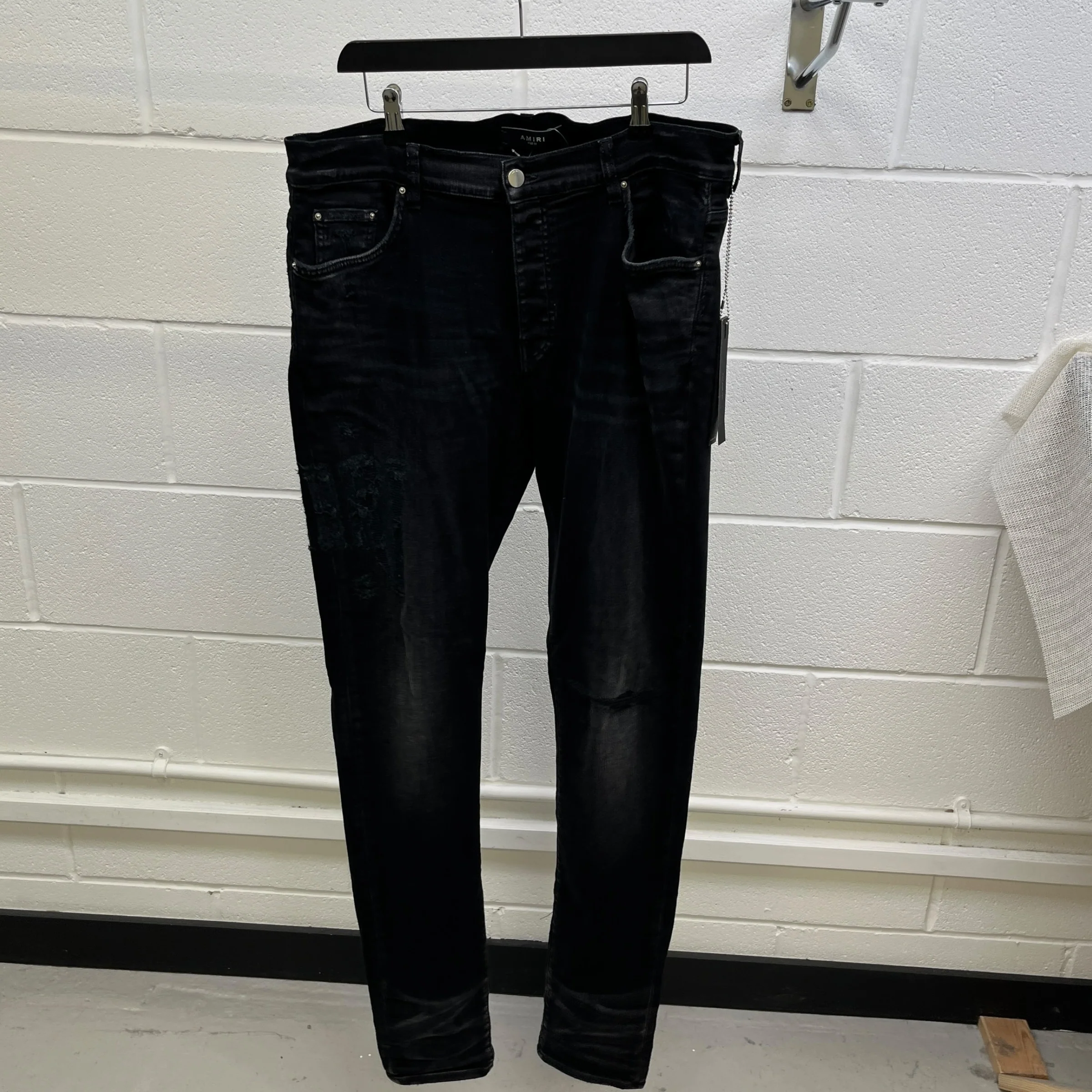 Men's Distressed Logo Jeans Black Size Waist 36" - Image 10