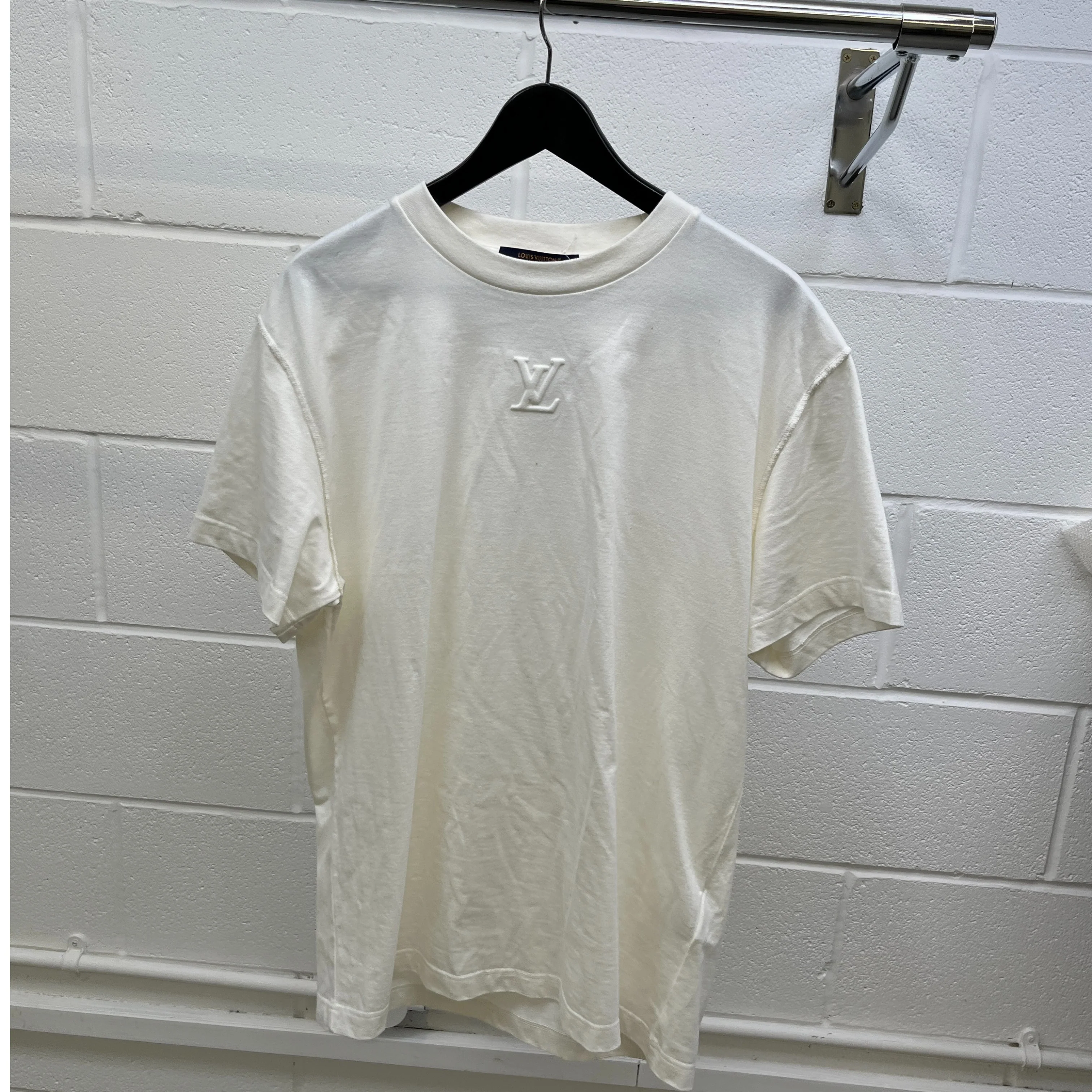 Men's Embossed Logo T-Shirt White Size L - Image 9