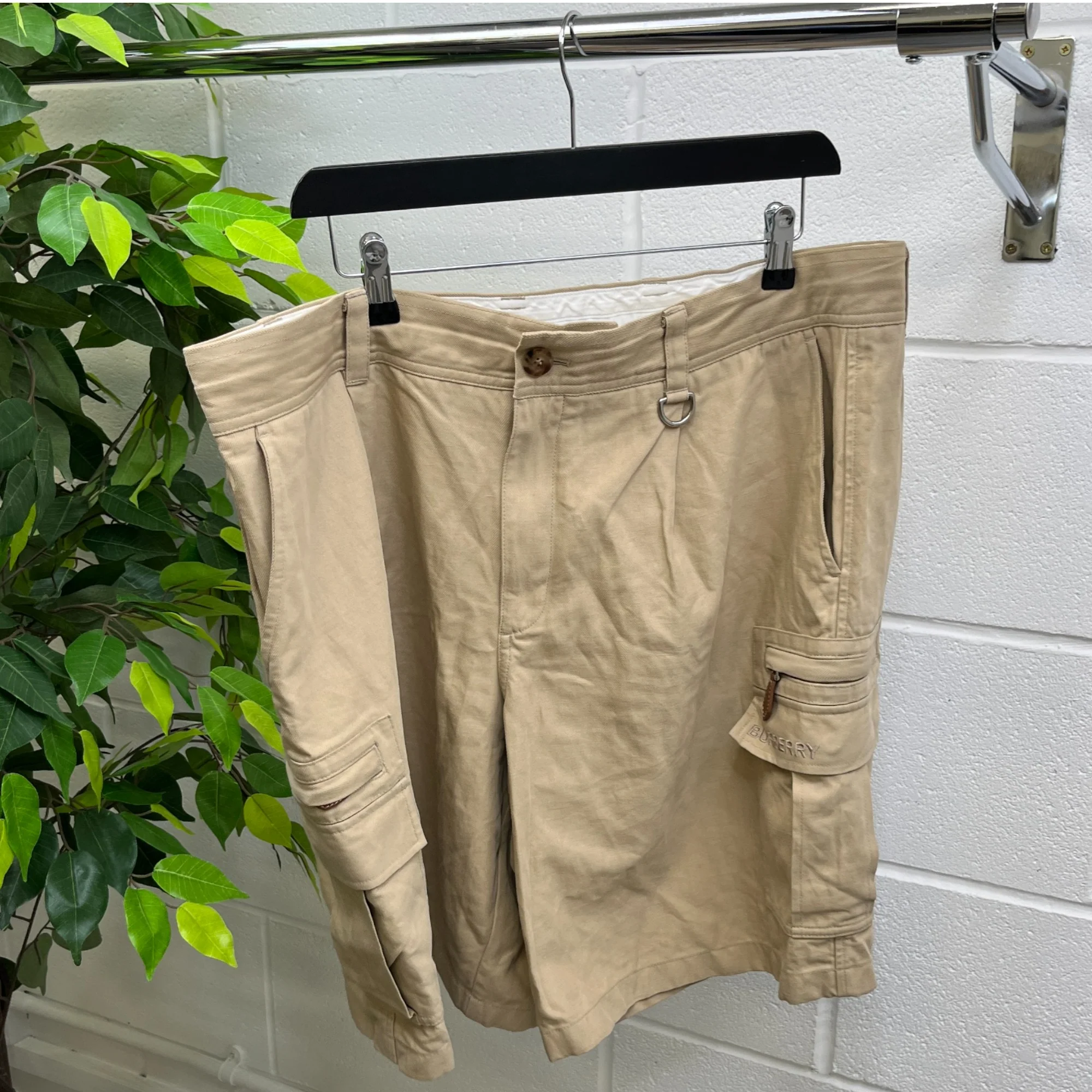 Men's Embroidered Logo Cargo Shorts Beige Size IT 58 / UK 42 - Image 12