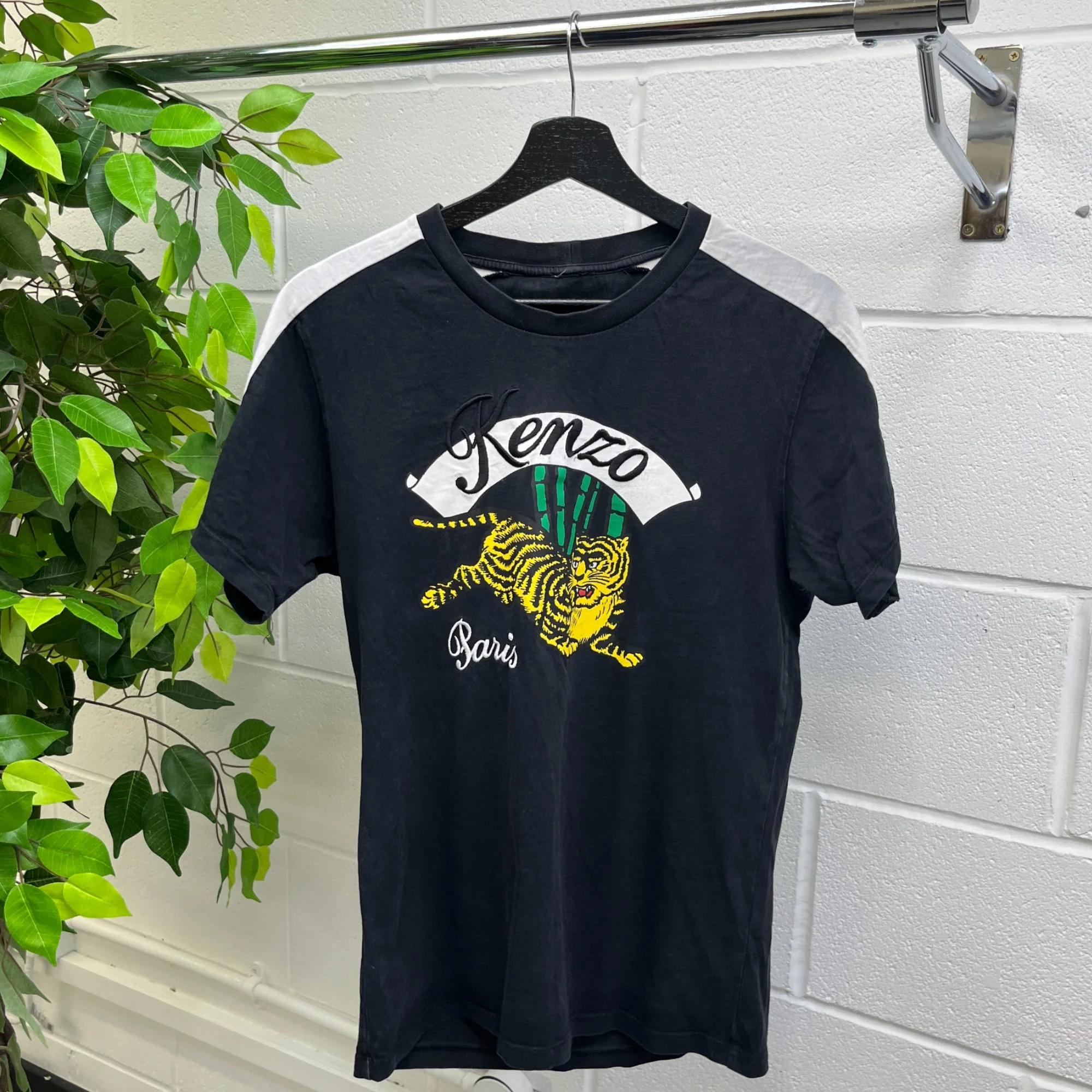 Men's Embroidered Logo Print T-Shirt Black Size S - Image 8