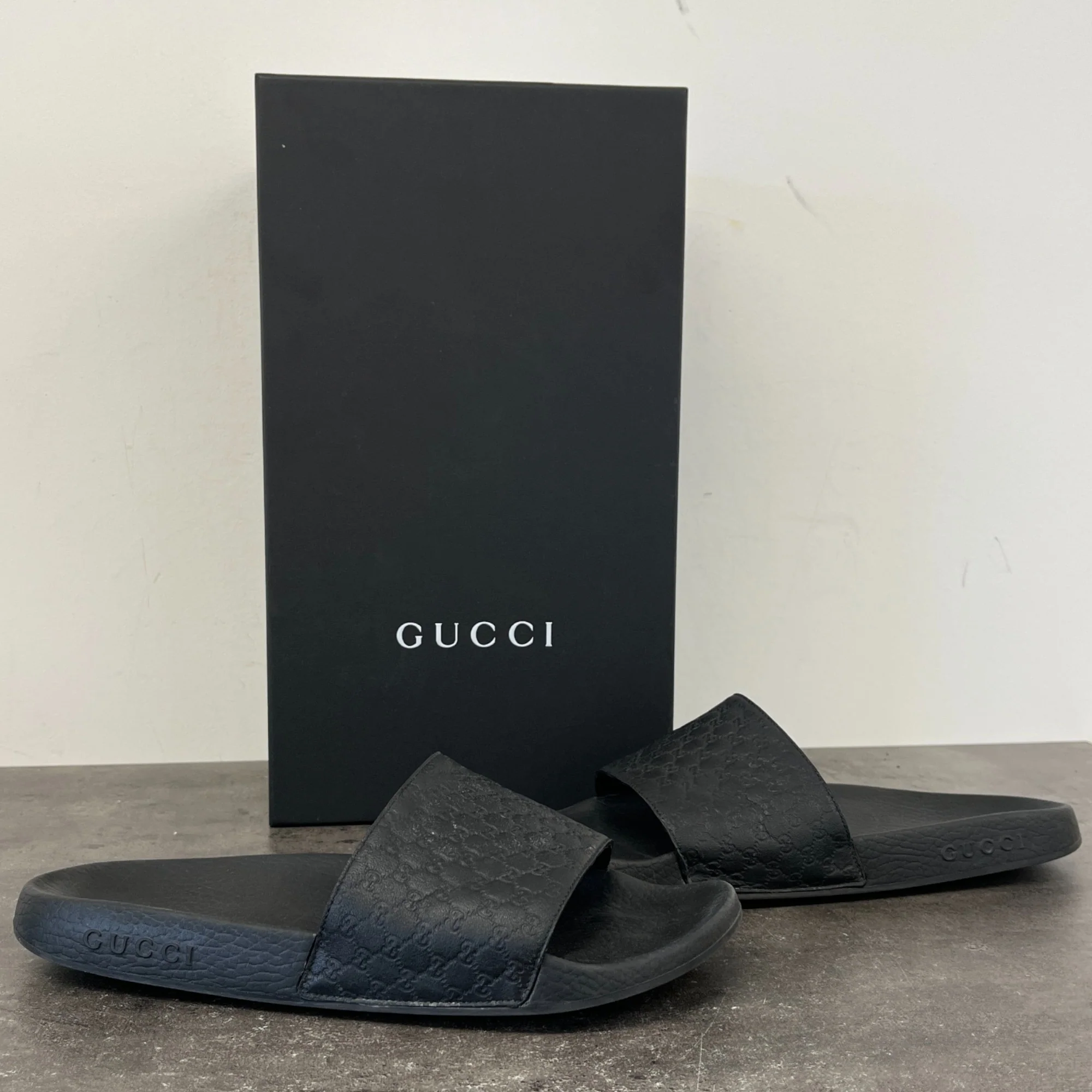 Men's Gg Embossed Logo Slides Black Size EU 41 / UK 7 - Image 11