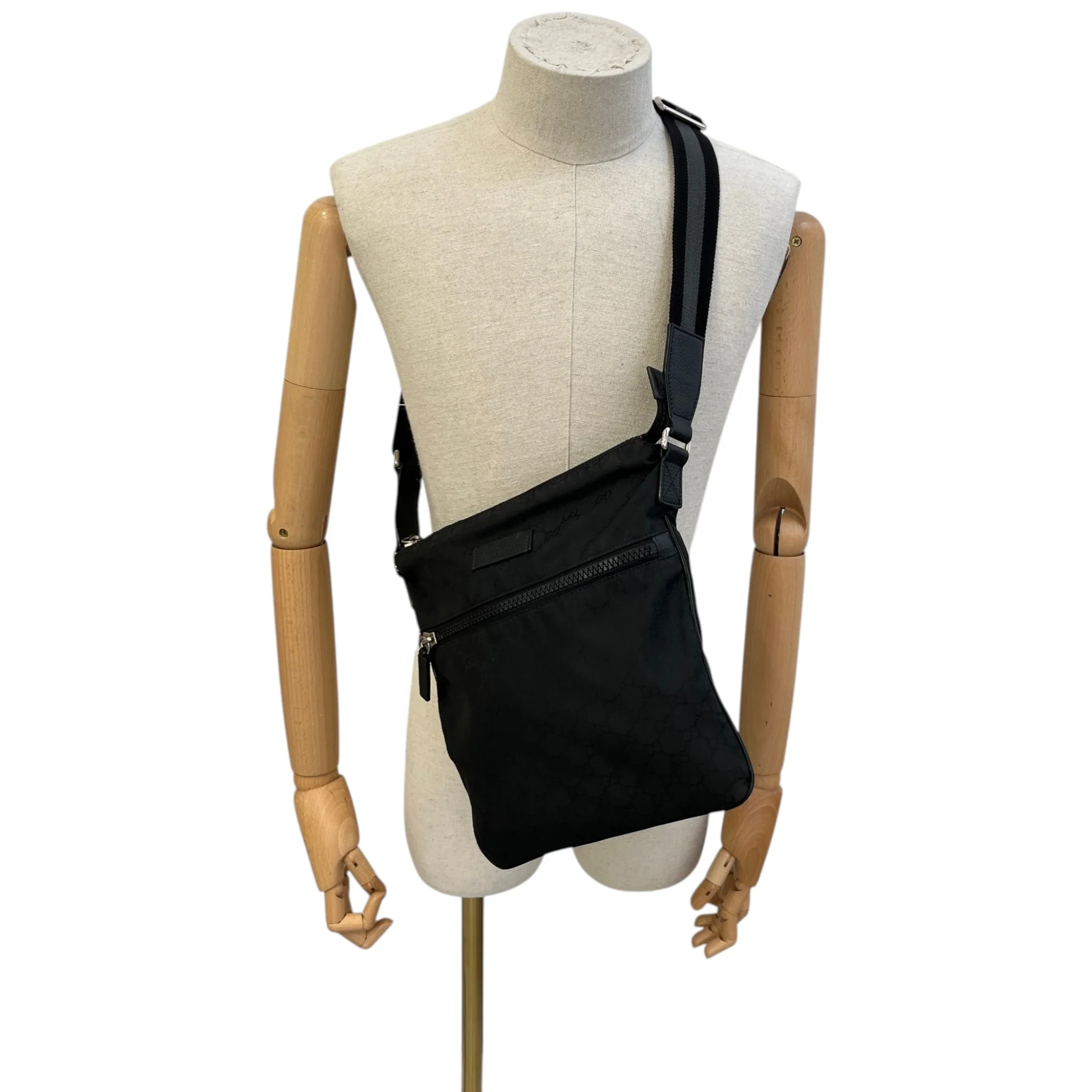 Men's Gg Supreme Messenger Bag Black - Image 2