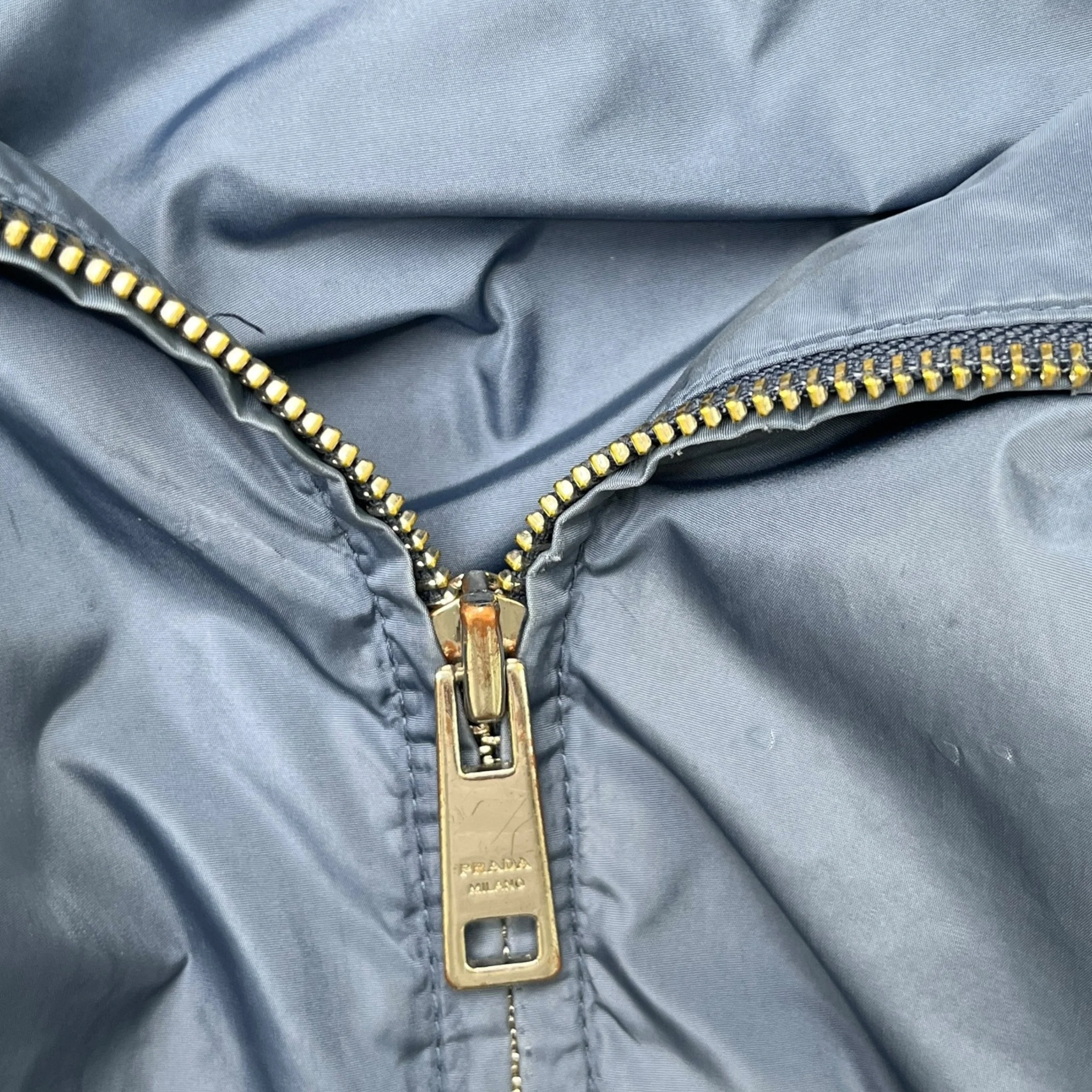 Men's Plaque Logo Re-Nylon Windbreaker Blue Size M - Image 7