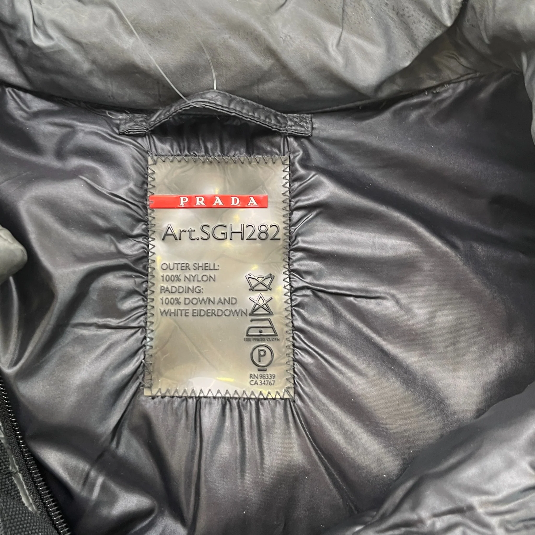 Men's Re-Nylon Plaque Logo Gilet Grey Size IT 56 / XXXL - Image 8