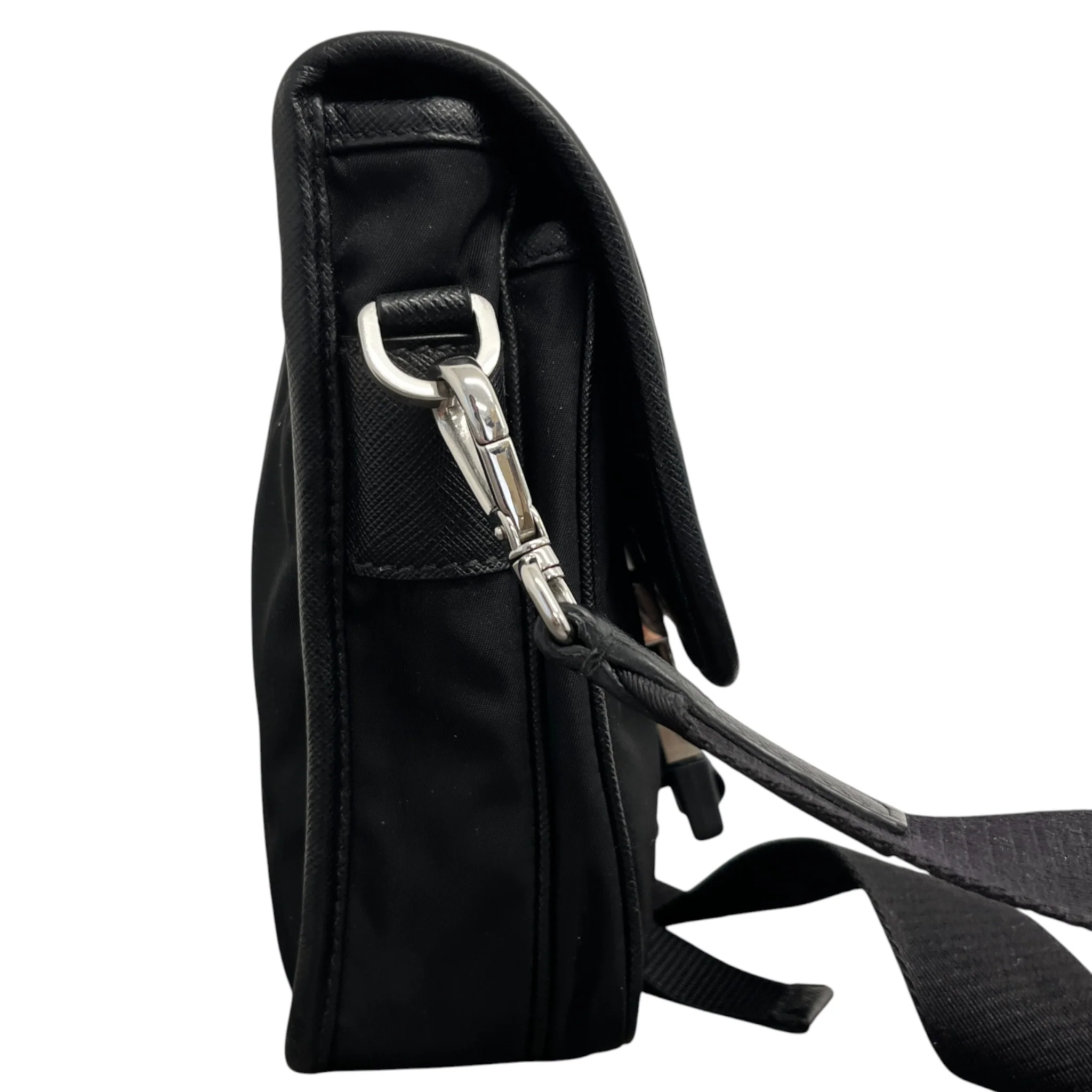 Men's Re-Nylon Plaque Logo Messenger Bag Black - Image 7