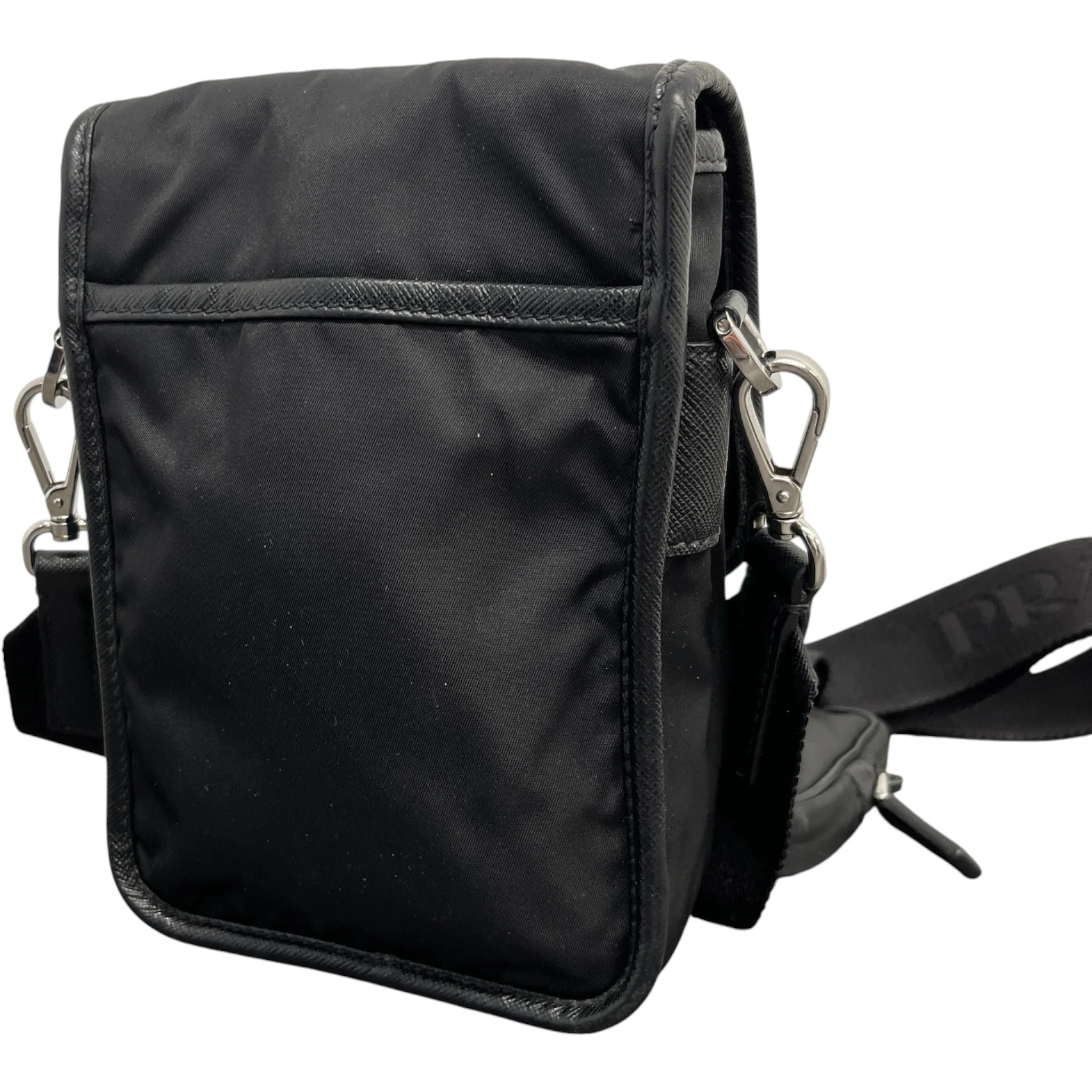 Men's Re-Nylon Plaque Logo Messenger Bag Black - Image 9