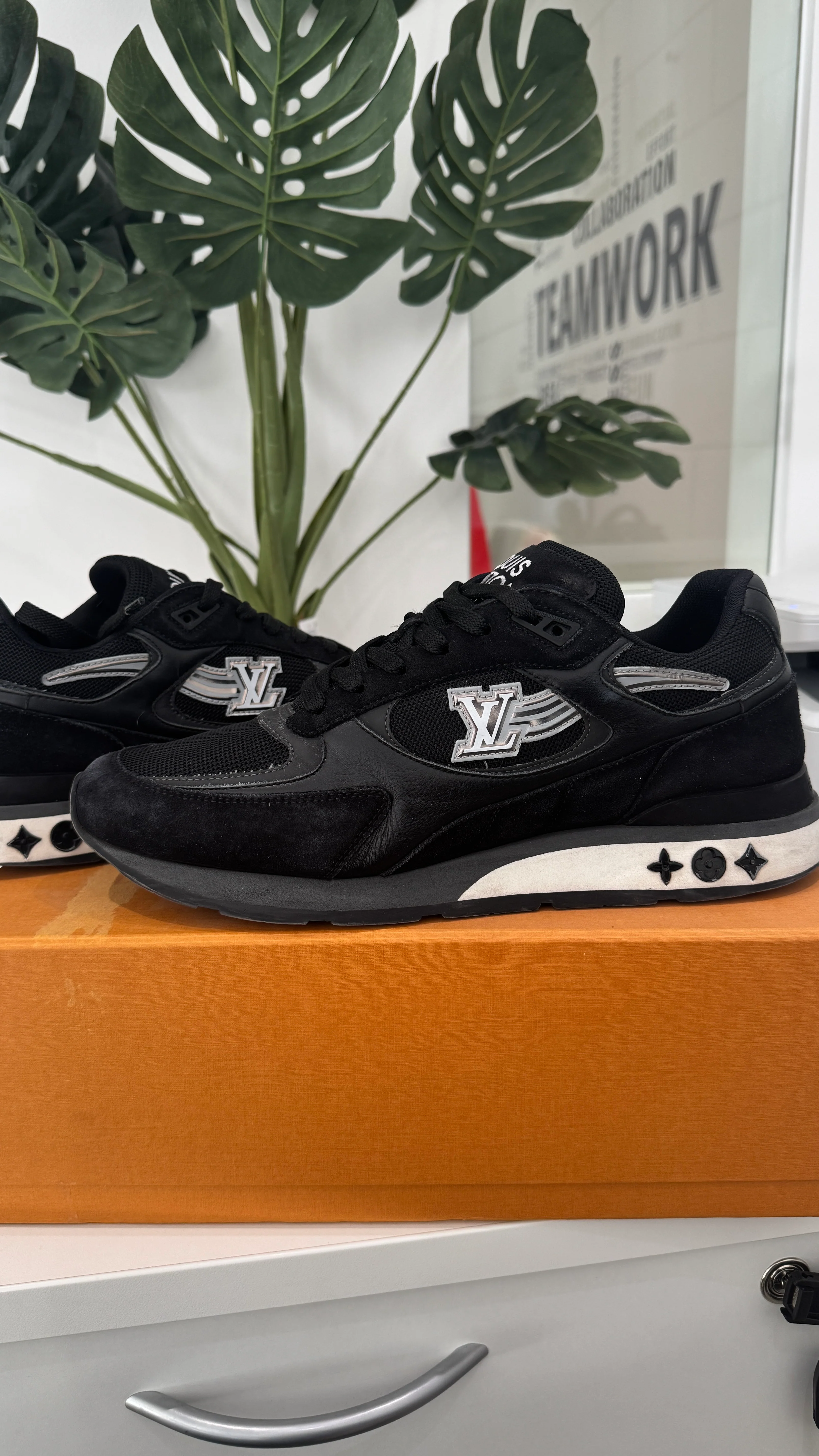 Men's Run Away Low Trainers Black Size EU 42.5 / UK 8.5 - Image 15