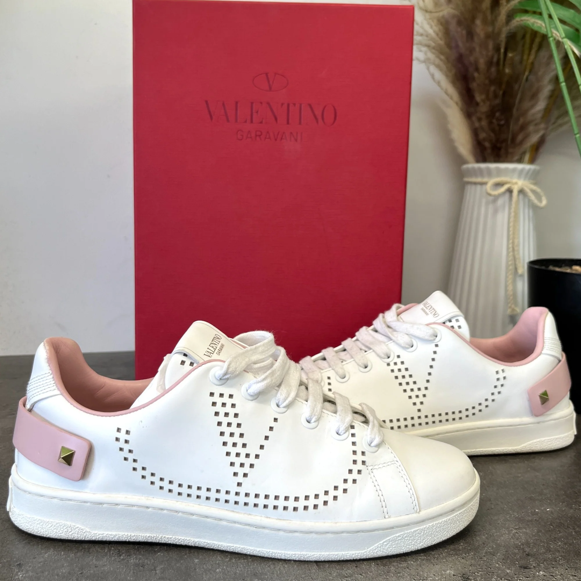 Women's Backer Perforated Low Trainers White Size EU 35.5 / UK 2.5 - Image 15
