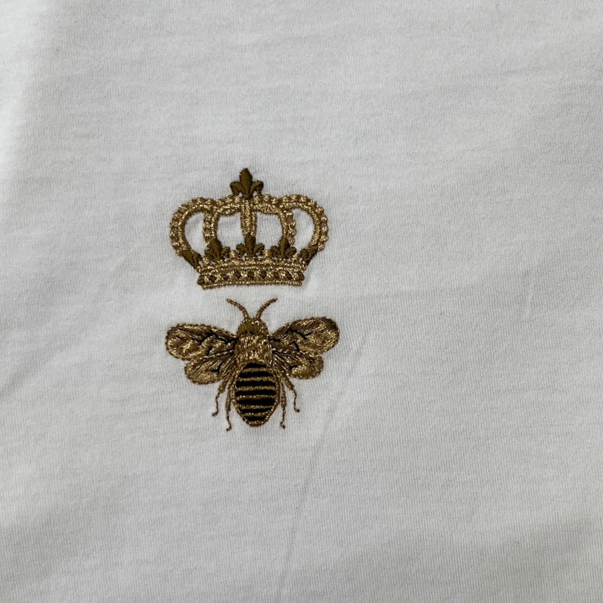 Women's Bee Crown Logo T-Shirt White Size XXXL - Image 5