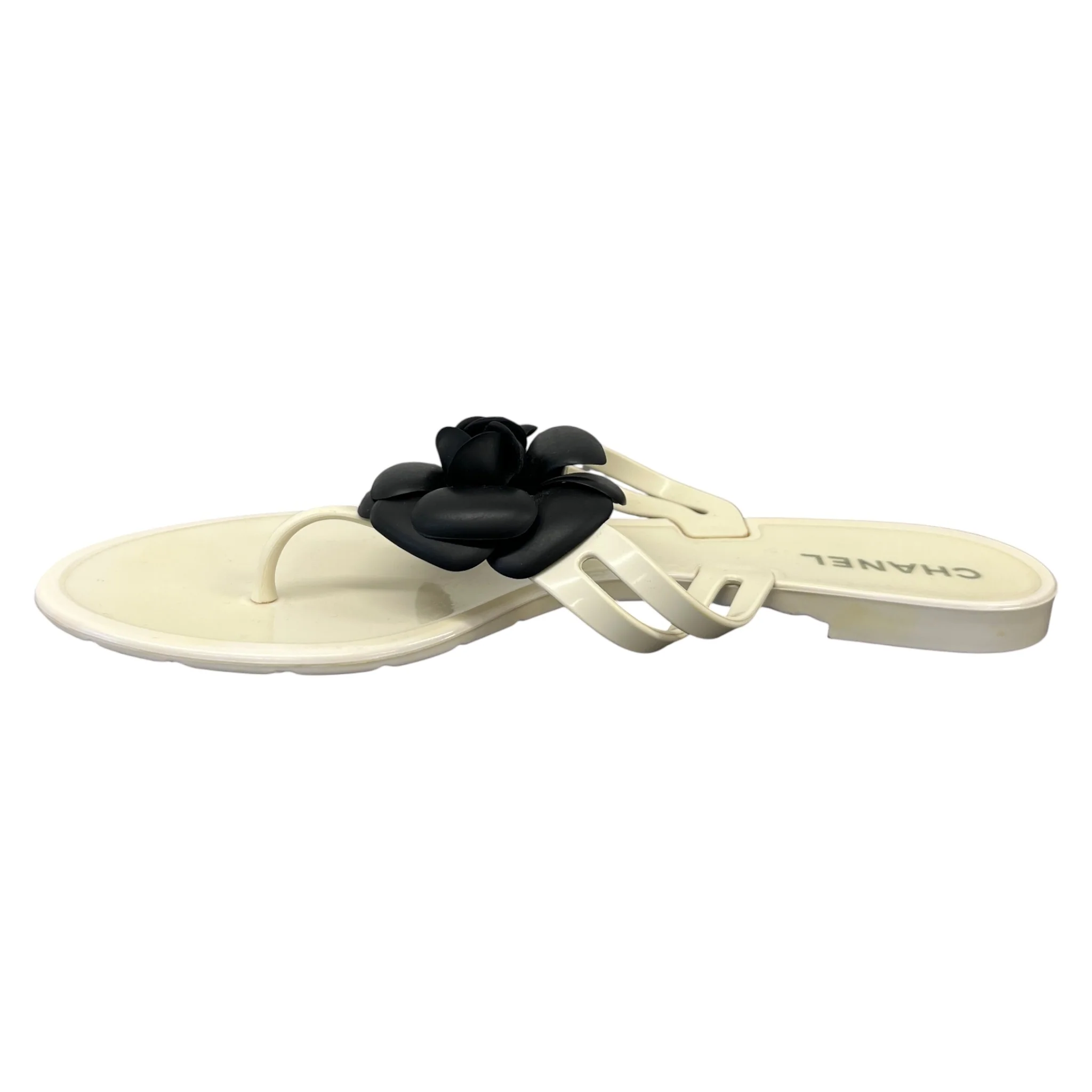 Women's Camellia Thong Sandals Cream Size EU 41 / UK 8 - Image 2