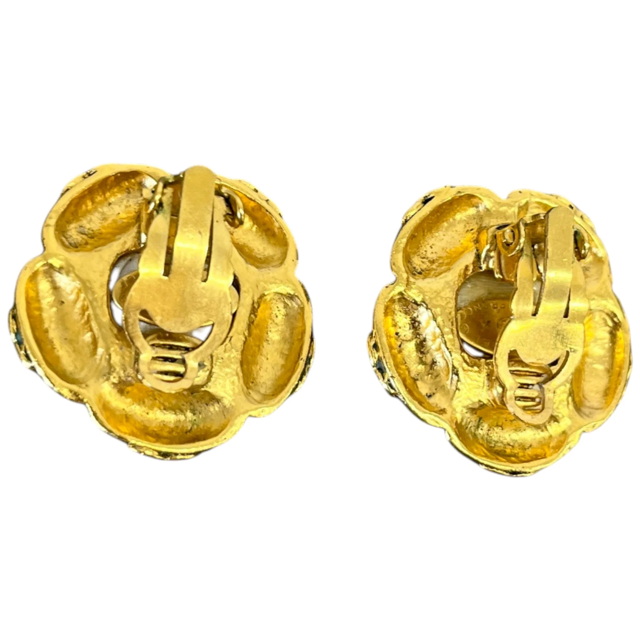 Women's Cc Logo Pearl Clip On Earrings Gold - Image 5