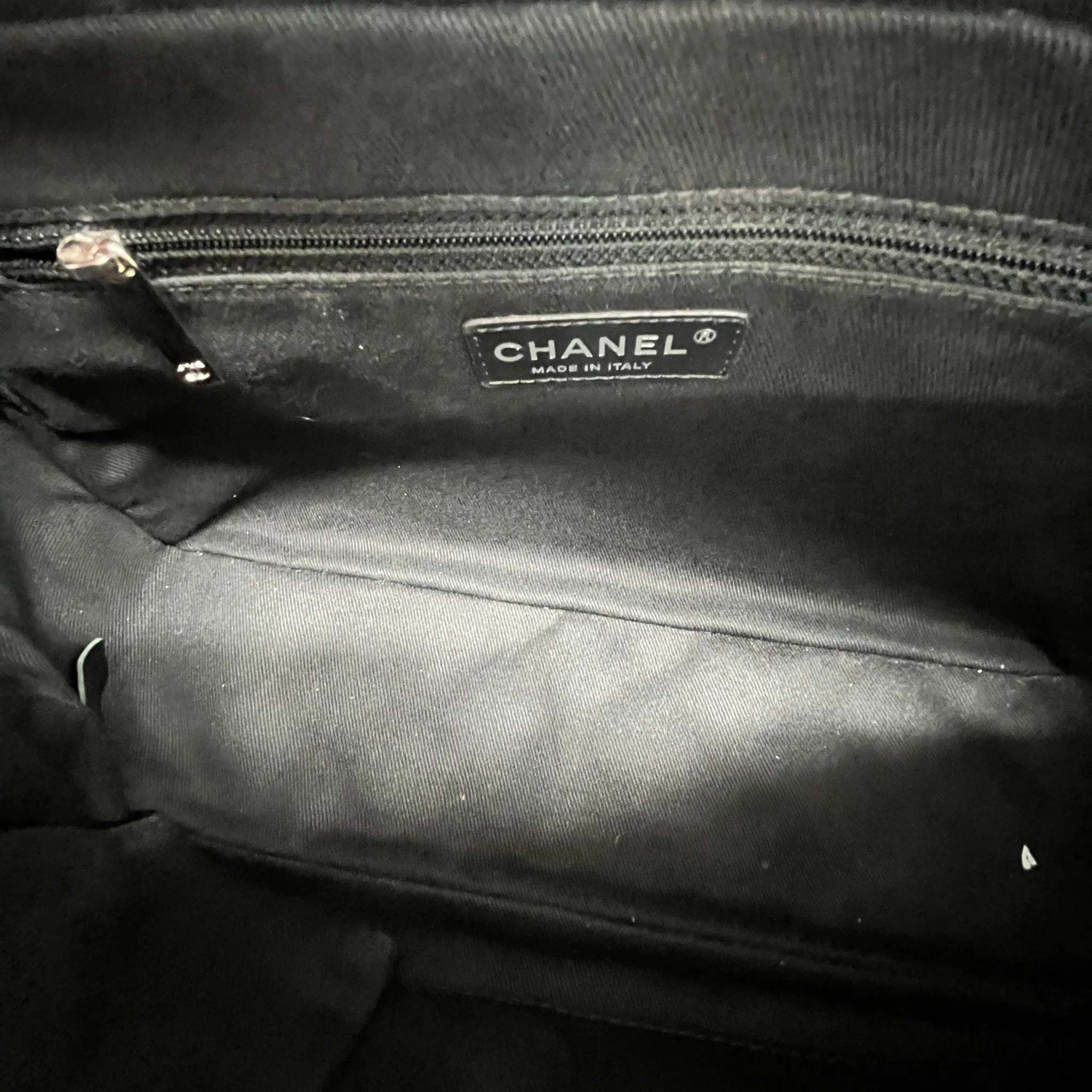 Women's Easy Flap Lambskin Bag Black - Image 13