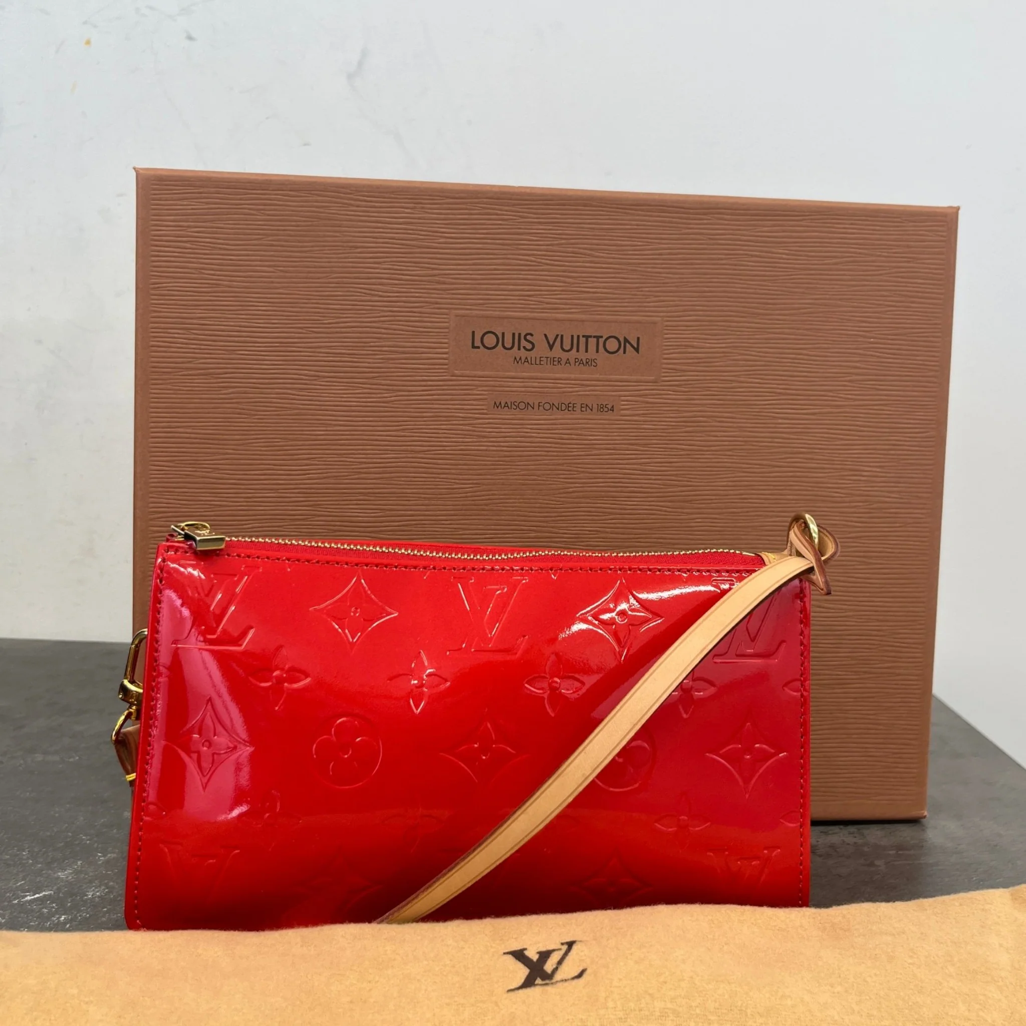 Women's Monogram Vernis Lexington Pochette Handbag Red - Image 12