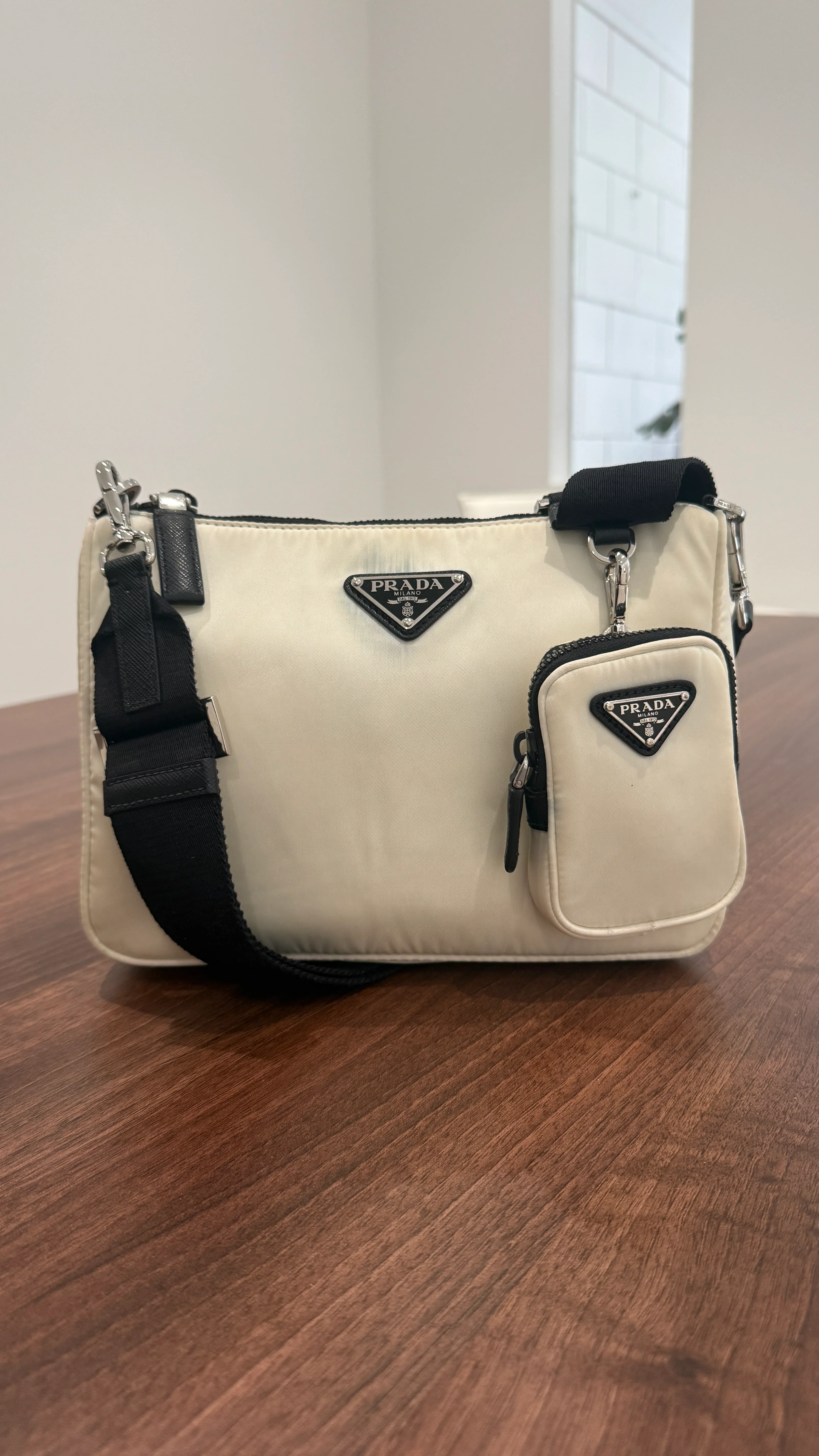Women's Re-Edition Plaque Logo Handbag White - Image 13