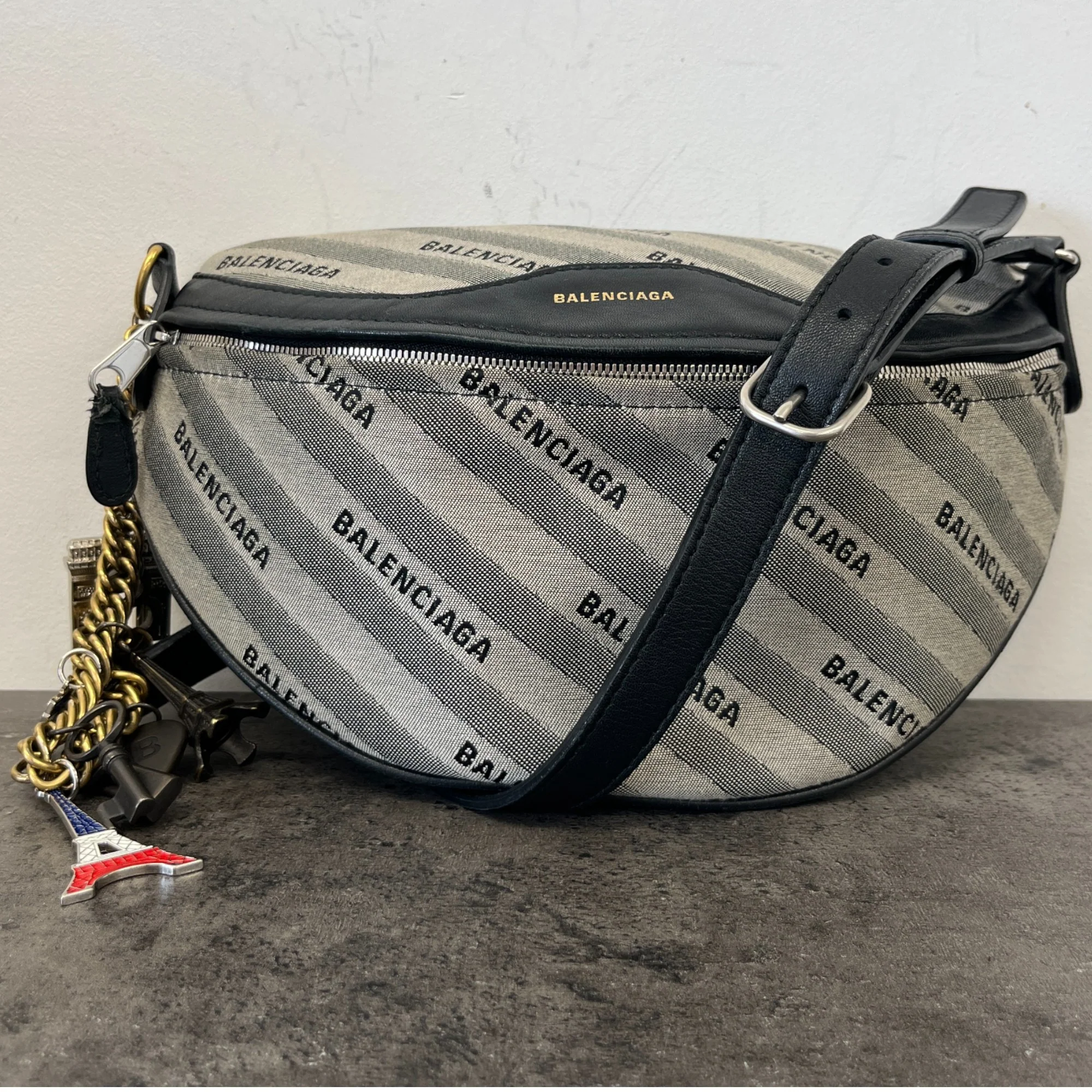 Women's Souvenir Xs Paris Charms Belt Bag Grey - Image 12