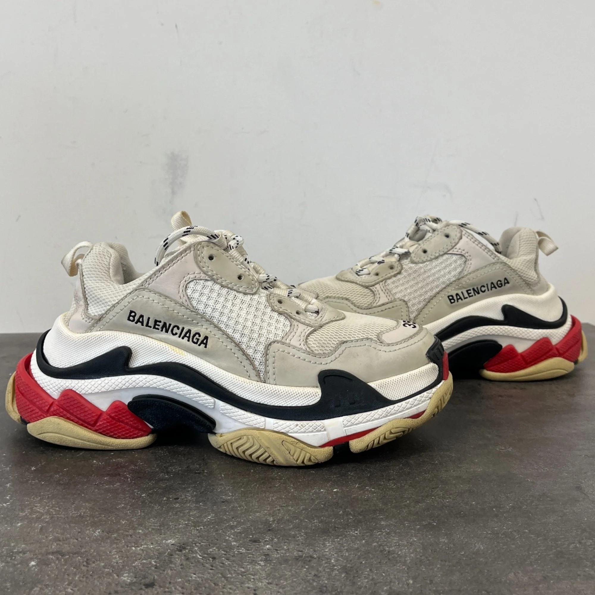 Women's Triple S Low Trainers White Size EU 35 / UK 2 - Image 12