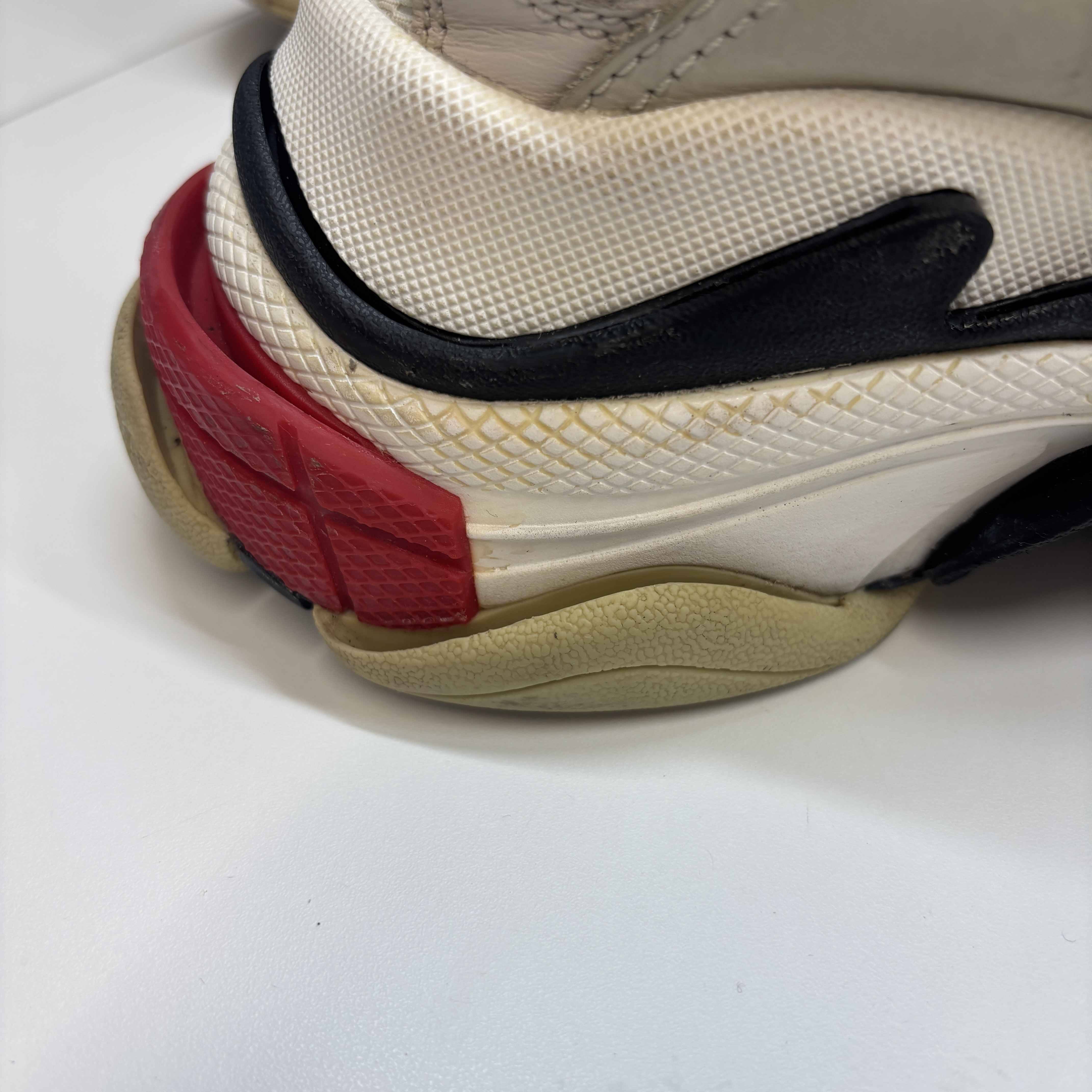 Women's Triple S Low Trainers White Size EU 35 / UK 2 - Image 13