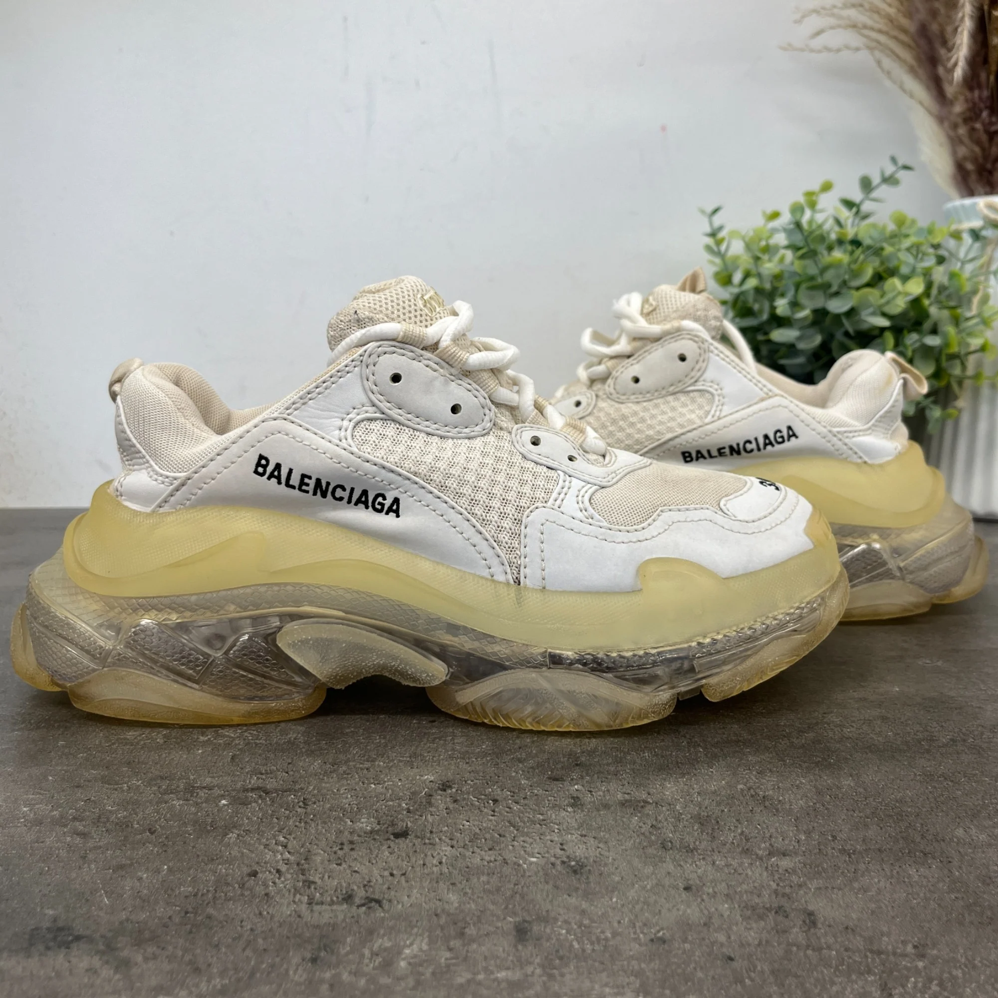 Women's Triple S Low Trainers White Size EU 38 / UK 5 - Image 15