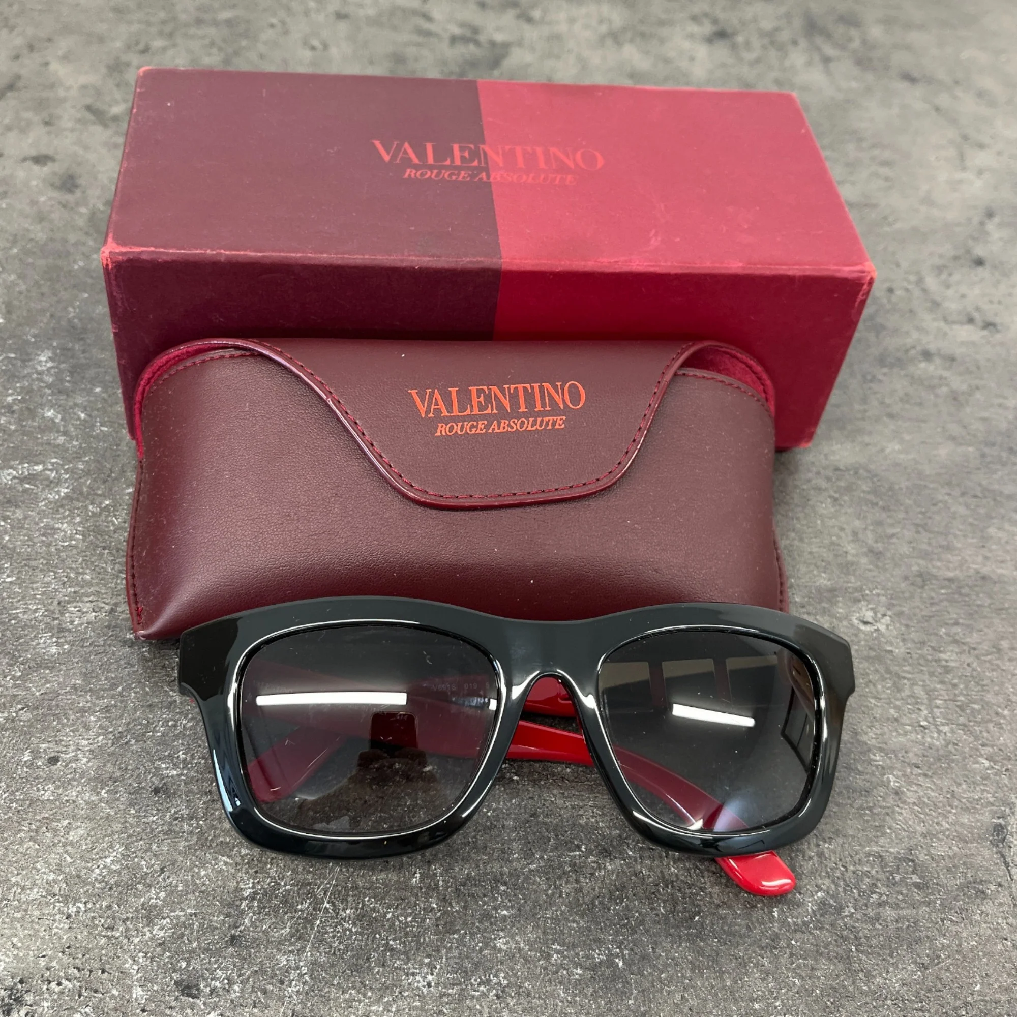 Women's V691S Stud Sunglasses Black - Image 7