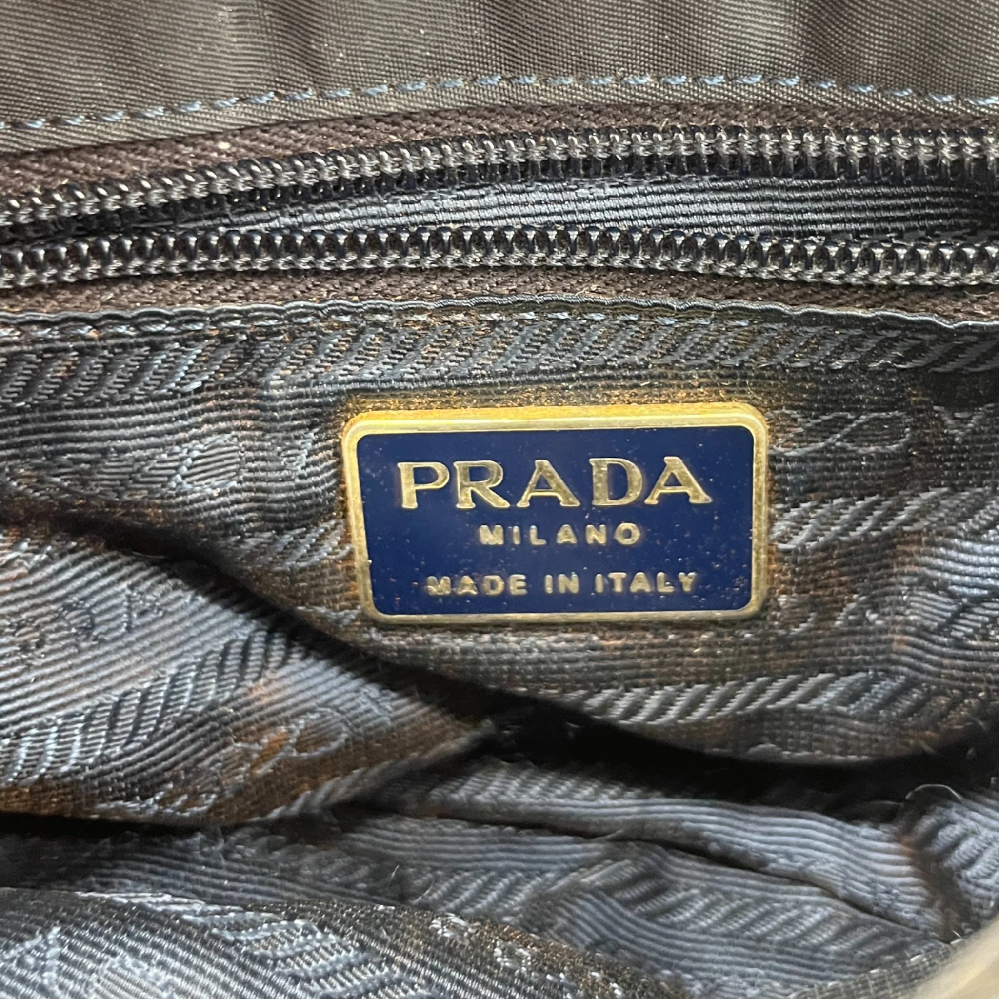 Women's Vintage Plaque Logo Bag Black - Image 9